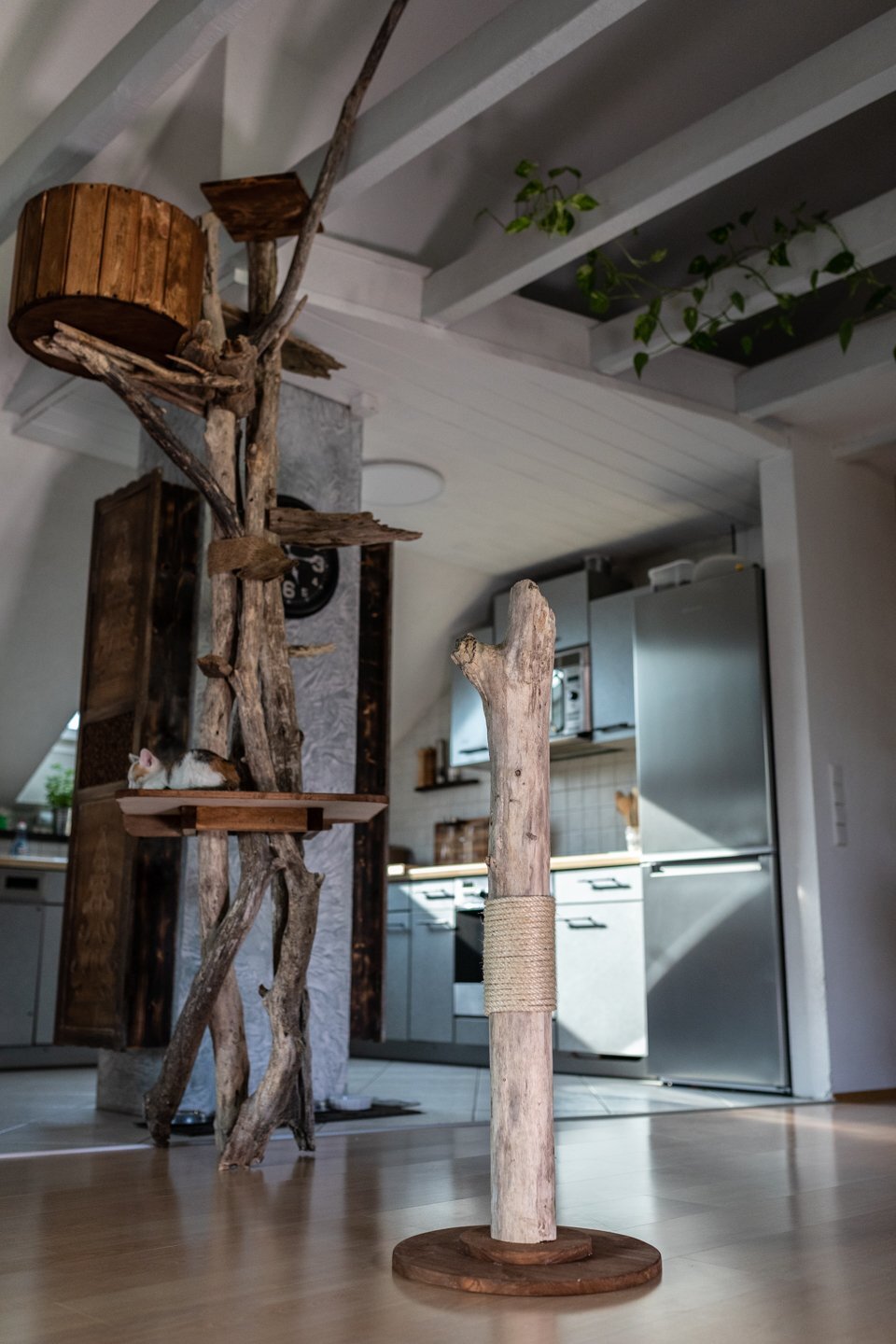 TOMCAT Scratch Tower